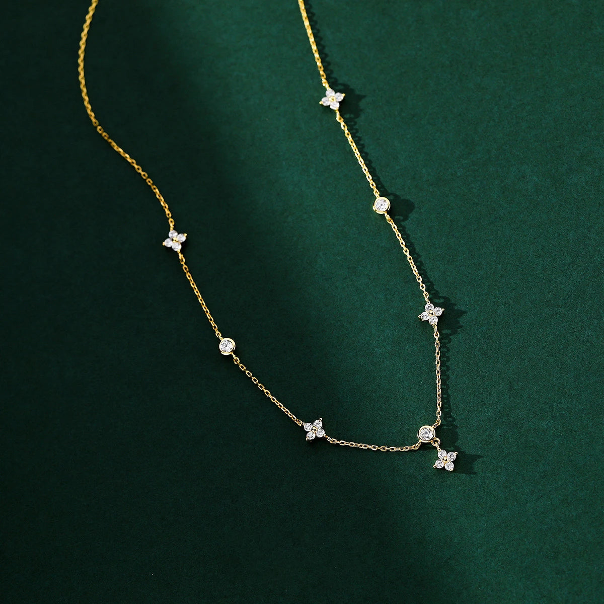 Aphrodite: Collier en chaîne étoilé