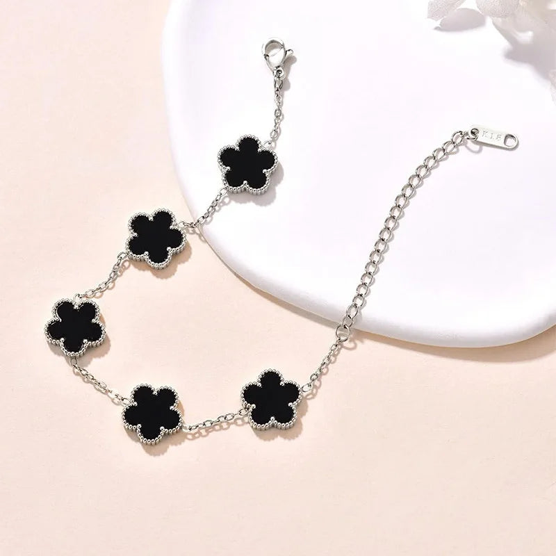 Euphrosyne: Bracelets porte-bonheur