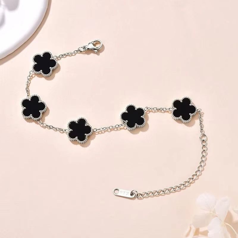 Euphrosyne: Bracelets porte-bonheur