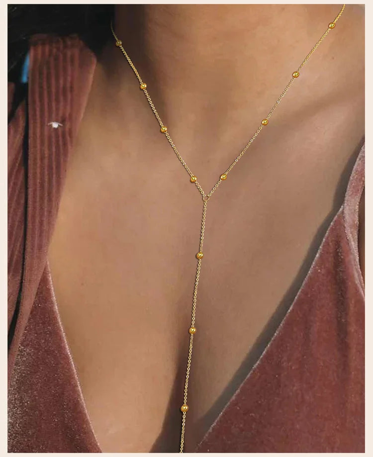 Athéna: Long collier en chaîne avec pendentif