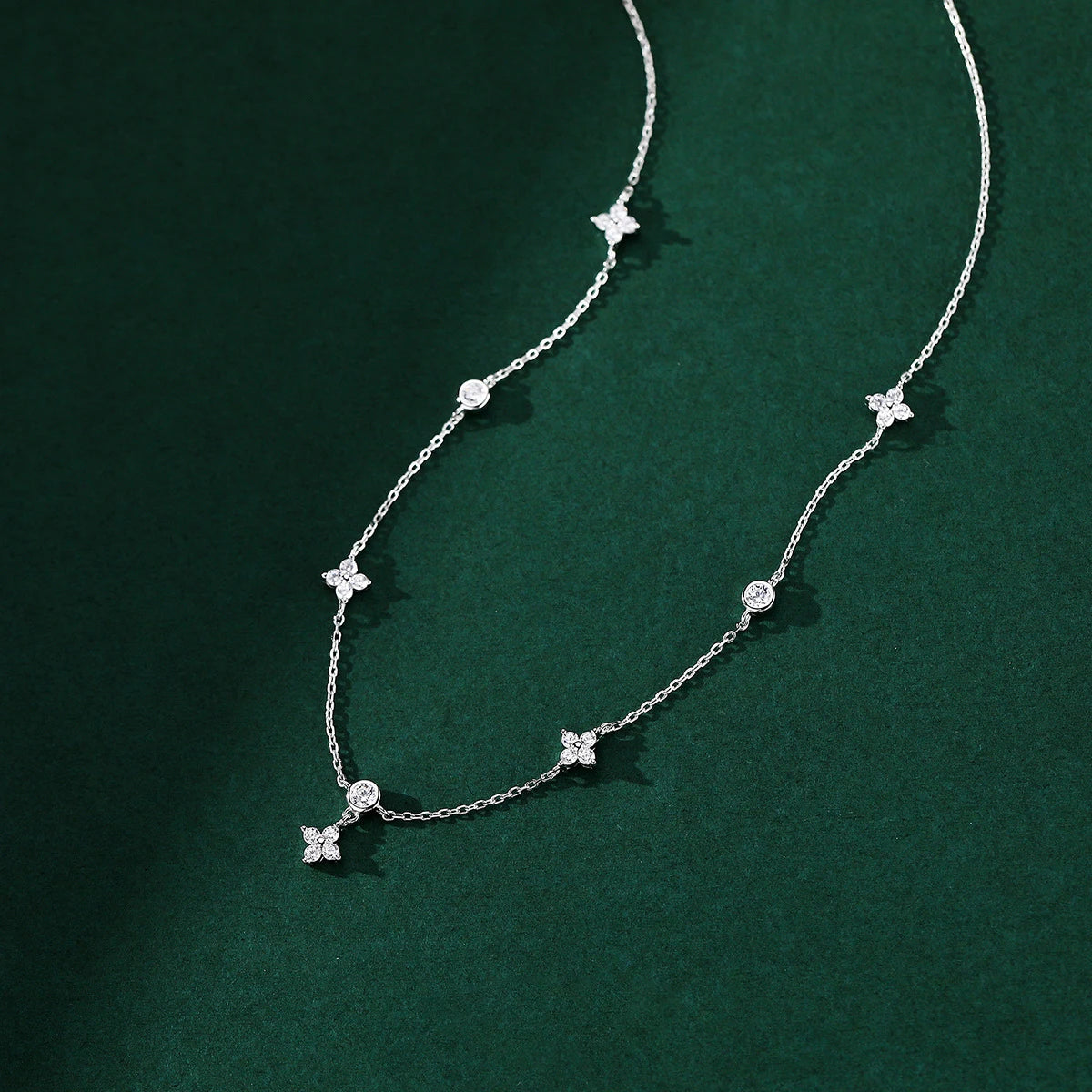 Aphrodite: Collier en chaîne étoilé