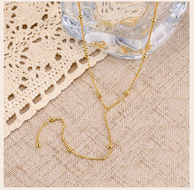 Athéna: Long collier en chaîne avec pendentif
