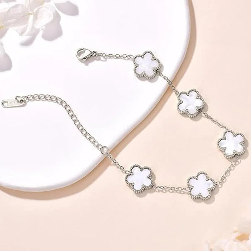 Euphrosyne: Bracelets porte-bonheur